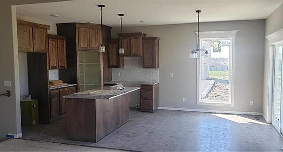 2nd image of 1602 NE Jaclyn Dr
