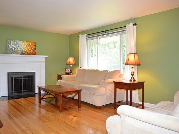 2nd image of 6821 Le Conte Ave