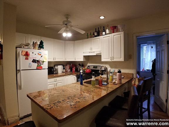 4th image of 322 Saint Paul St #21