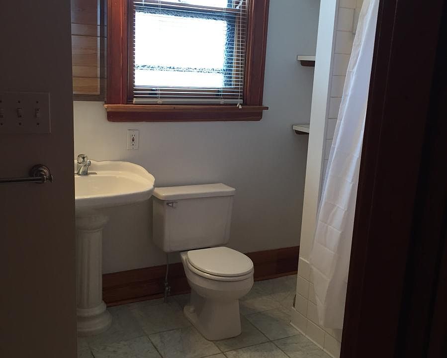 jacuzzi bathroom