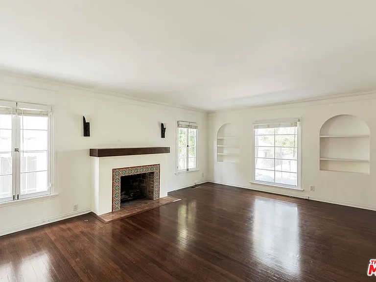 1054 S Stanley Ave — Photo 3