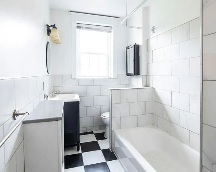 Upsal Gardens Apartments- Beautiful historical building with breathtaking charm! — Photo 28