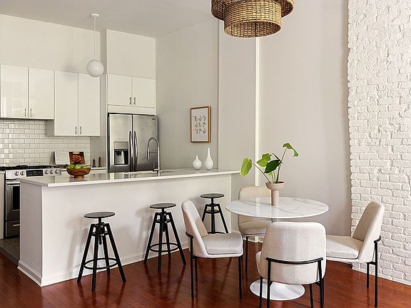 2nd image of 487 3rd St APT 3