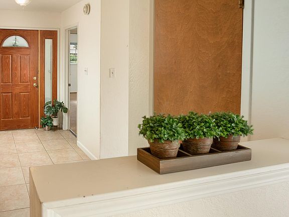 4th image of 5009 Cowell Boulevard