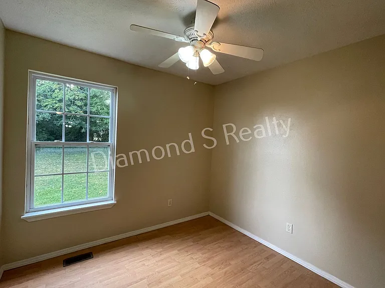 1452 N Ethyl Ave — Photo 4