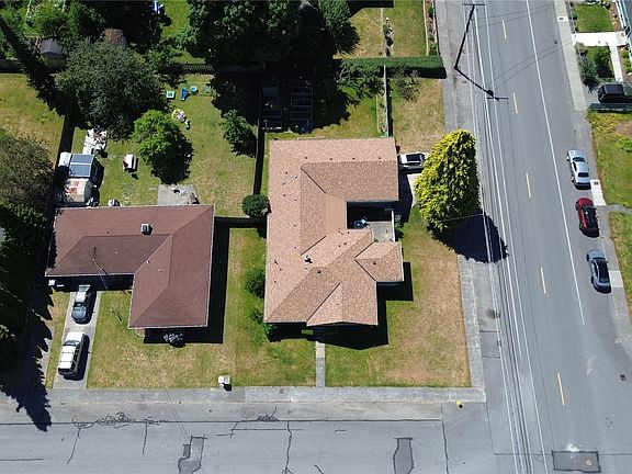 4th image of 1521 NE 10th Avenue