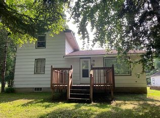 606 9th Ave SE, Roseau, MN 56751