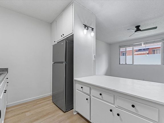 3rd image of 1626 Pine Ave APT B