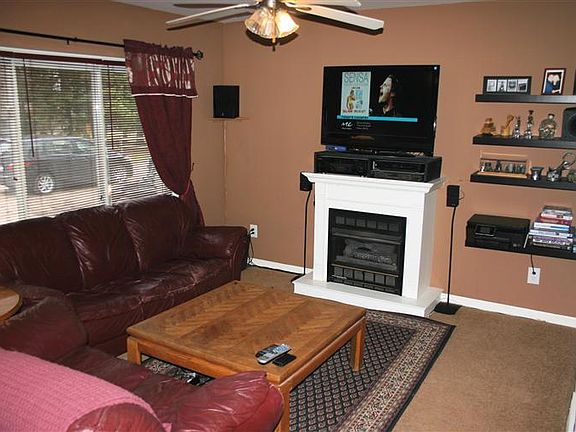 3rd image of 8866 Garfield Dr