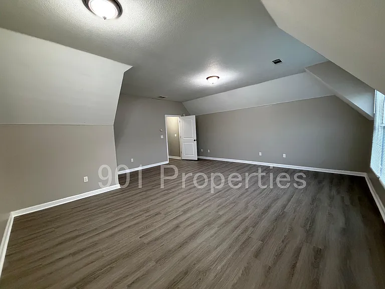 3777 Pavilion Cir — Photo 18