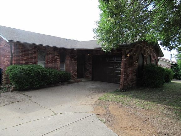 5th image of 1801 Oak Hill Dr