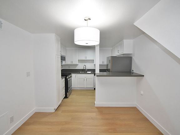 5th image of 12015 Burbank Blvd APT 2