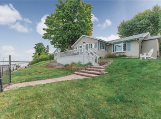 20667 Hess Shore Dr, Sackets Harbor, NY 13685