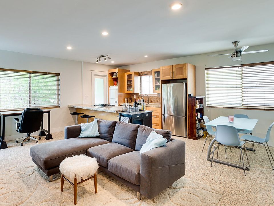 1st image of 428 Collins Ave APT 8