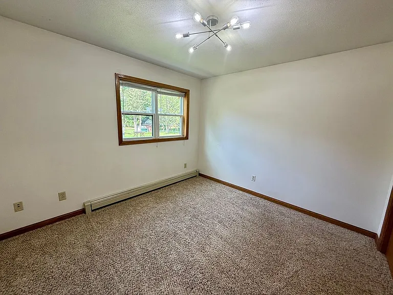 1216 N Point Dr — Photo 14
