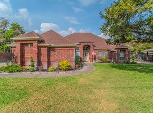 1006 W Sandra Ln, Grand Prairie, TX 75052