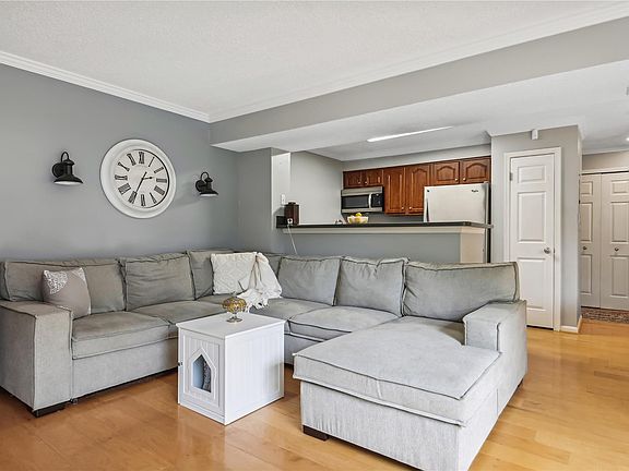 4th image of 7004 Irwell Ln #12A