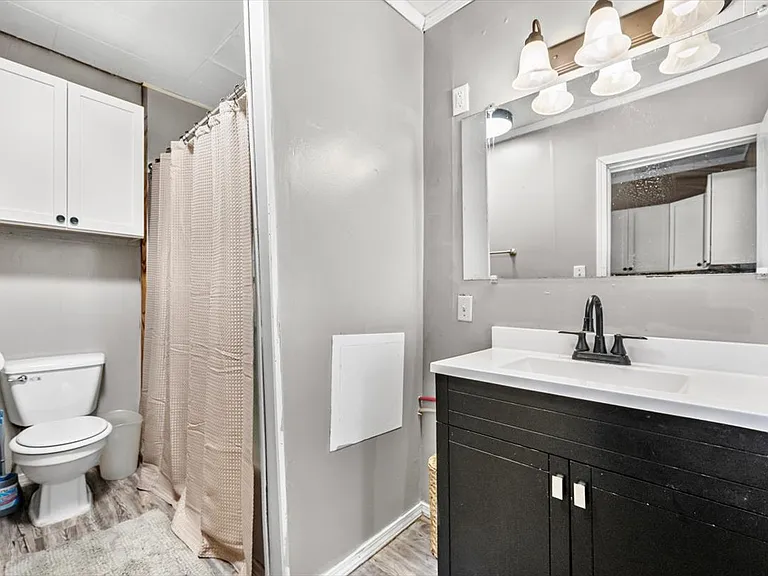 1241 Cedar St #1 — Photo 18