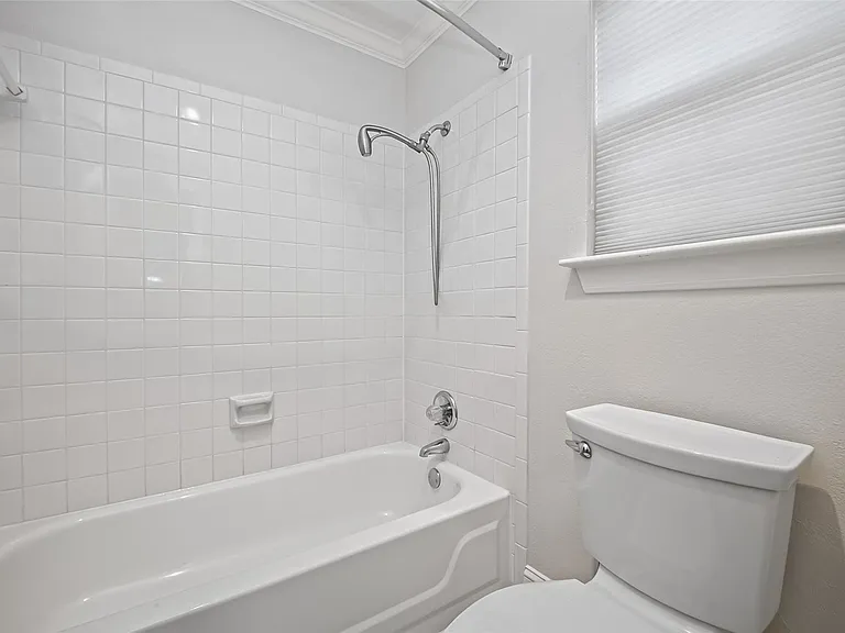 10310 Chevy Chase Dr — Photo 39