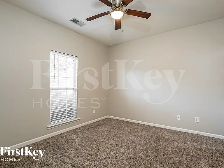1092 Fairbank Ln — Photo 15