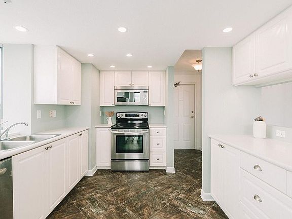 4th image of 739 Princess St #2301