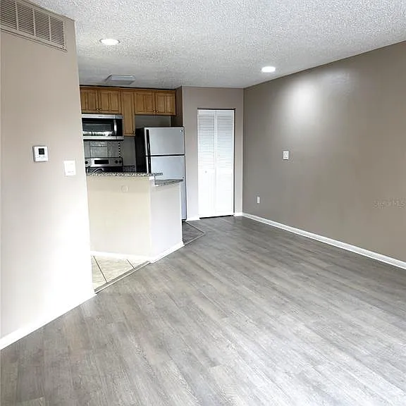 1916 Lake Atriums Cir #32 — Photo 6