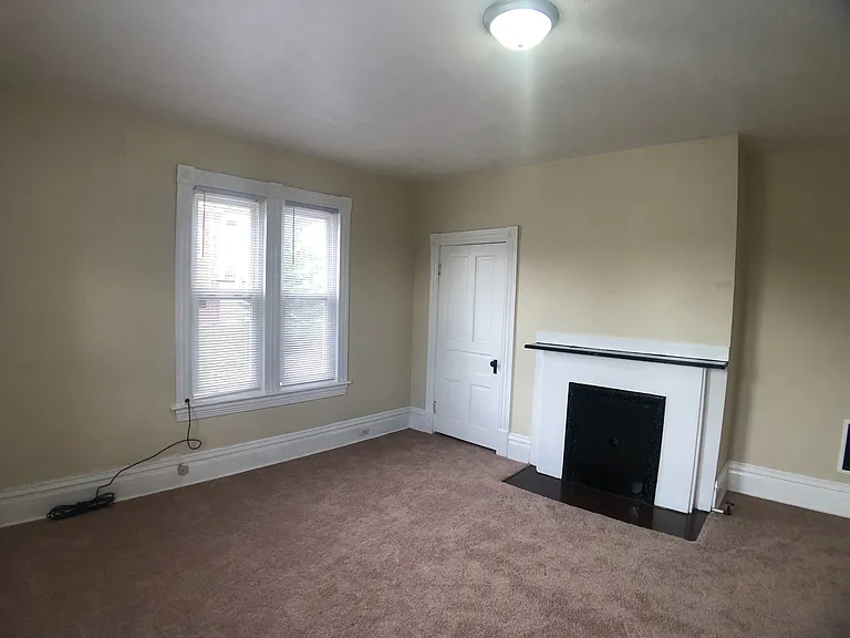 132 Penn St — Photo 4