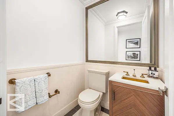 Bathroom, photo 1