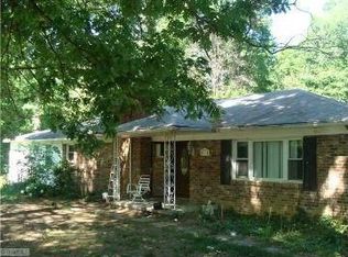 1415 Bridgepoint Rd, Greensboro, NC 27405