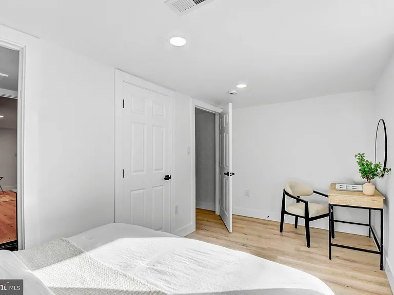 517 Florida Ave NE — Photo 38