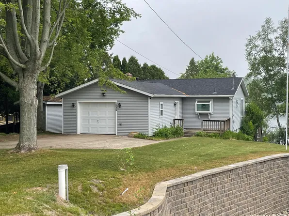 1536 W Chilberg Rd, Scottville, MI 49454