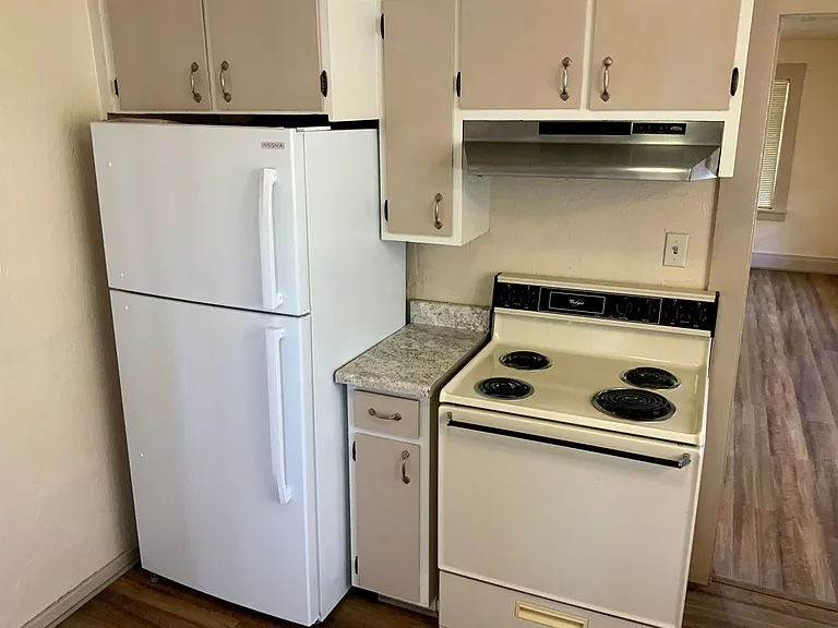 402 G St — Photo 9