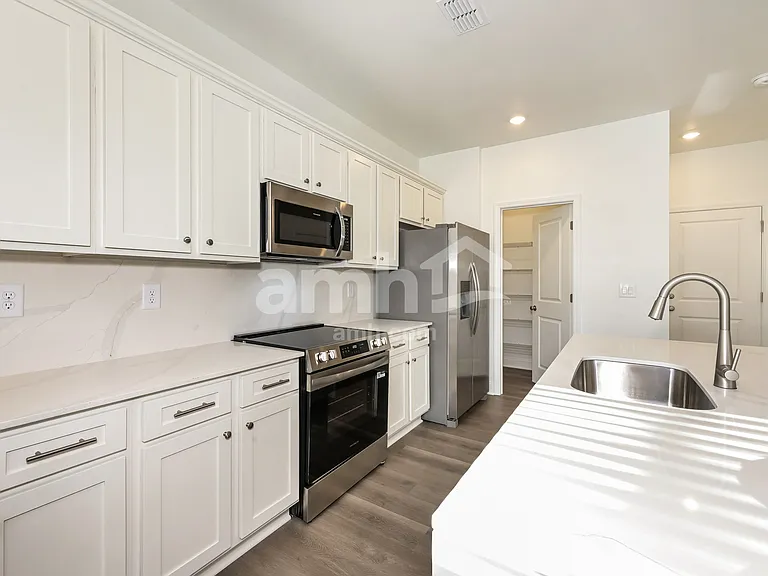1539 Aquamarine Dr — Photo 4