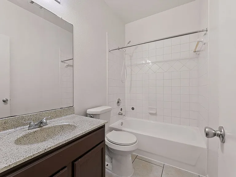 2302 S Bagdad Rd — Photo 18