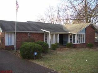 478 Manorcrest Ln, Ballwin, MO 63011