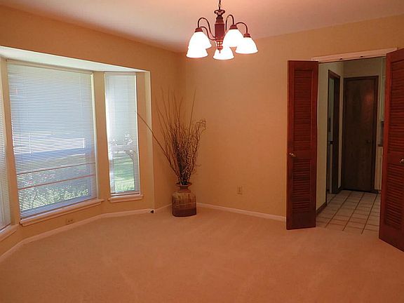 3rd image of 1934 Fall Meadow Dr