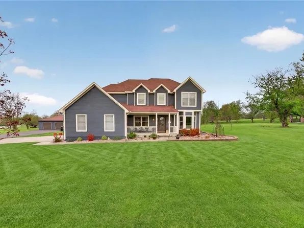 905 Florence Ave, Raymore, MO 64083