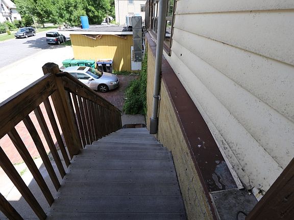 2nd image of 61 Winifred St W APT 2