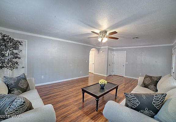 3rd image of 5414 Glenwood Ln
