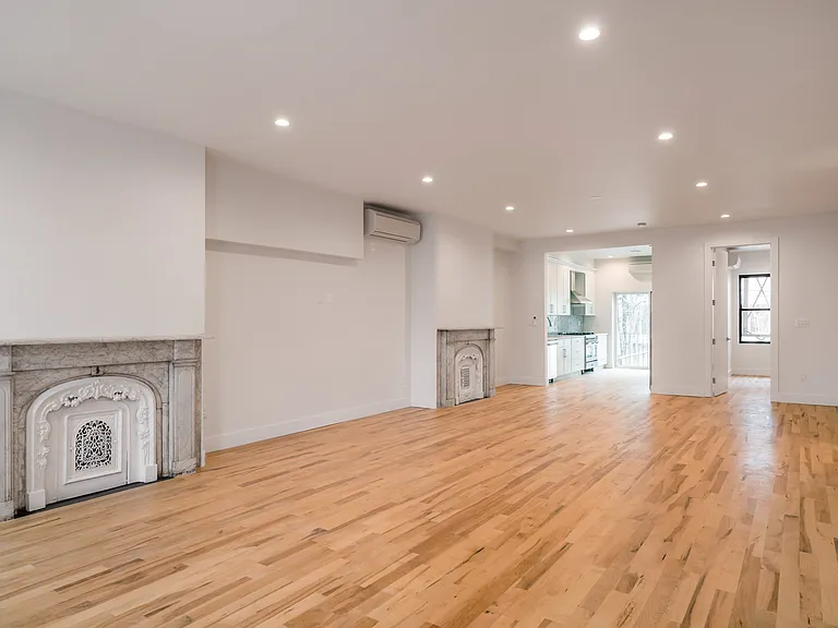 31 Orient Ave #PARLOR — Photo 2