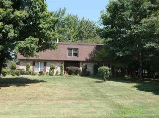 1240 Woodmere Rd, Alma, MI 48801