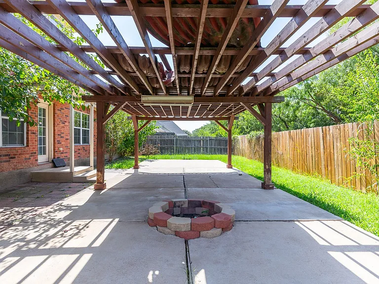 3310 Silver Oaks Dr — Photo 45