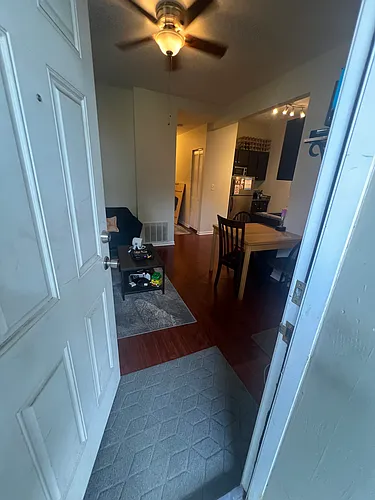 1522 W Augusta Blvd #1 Photo 1