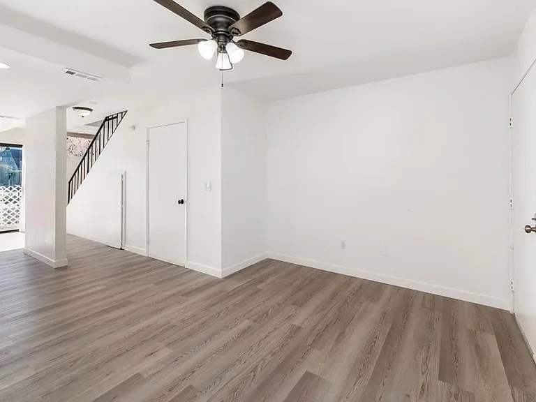 4331 53rd St #16 — Photo 2