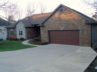 854 Silvercliff Way, Reeds Spring, MO 65737