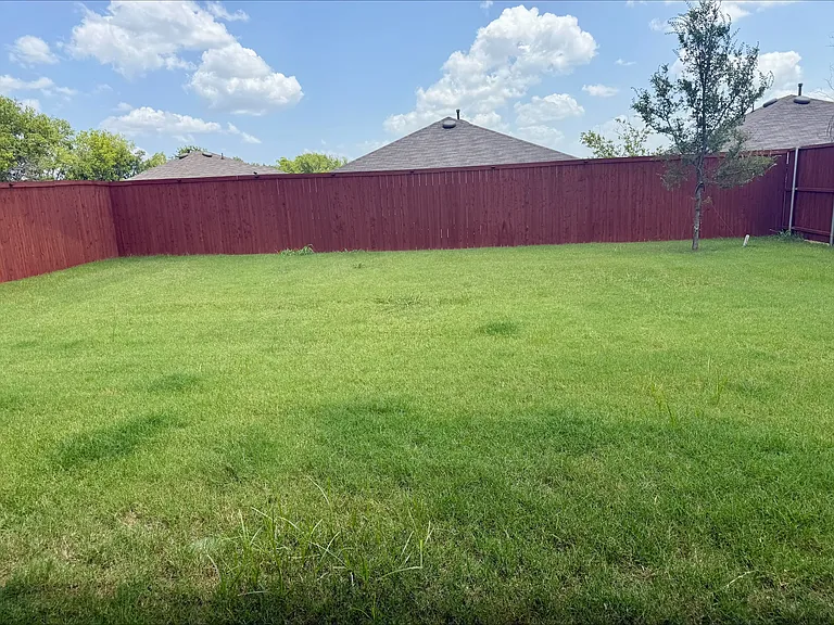 2419 Montgomery St — Photo 14