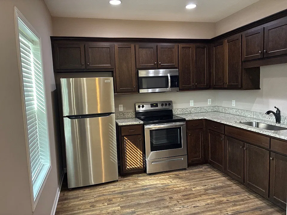Shelbyville TN, Pet Friendly 2BR Apartment, Washer & Dryer Included