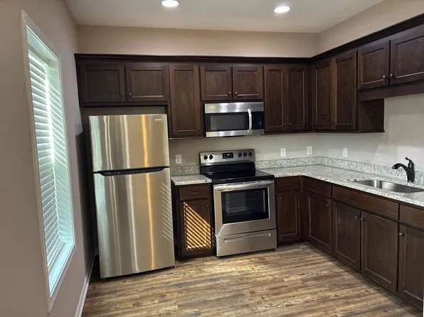 Shelbyville TN, Pet Friendly 2BR Apartment, Washer & Dryer Included, 212 Buffalo Valley Dr #B, Shelbyville, TN 37160
