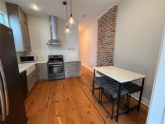 4th image of 913 N Prieur St
