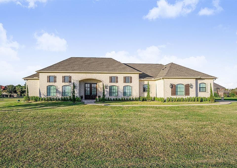 1st image of 4018 Paseo Royale Blvd